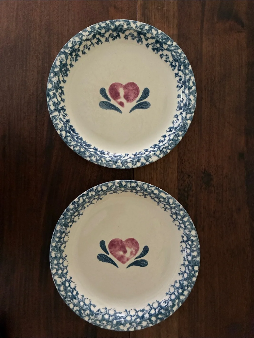 2 Culinary Arts Stoneware Welcome Home Red Hearts Spongeware Dinner Plates